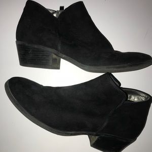 XAPPEAL black suede booties